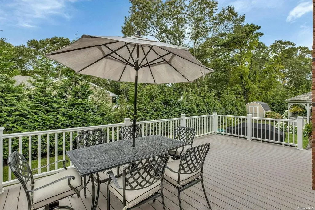 17 Lovell Road Hampton Bays NY 11946
