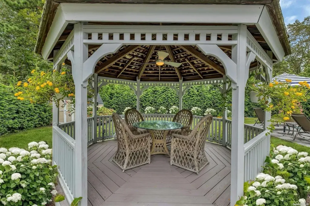17 Lovell Road Hampton Bays NY 11946