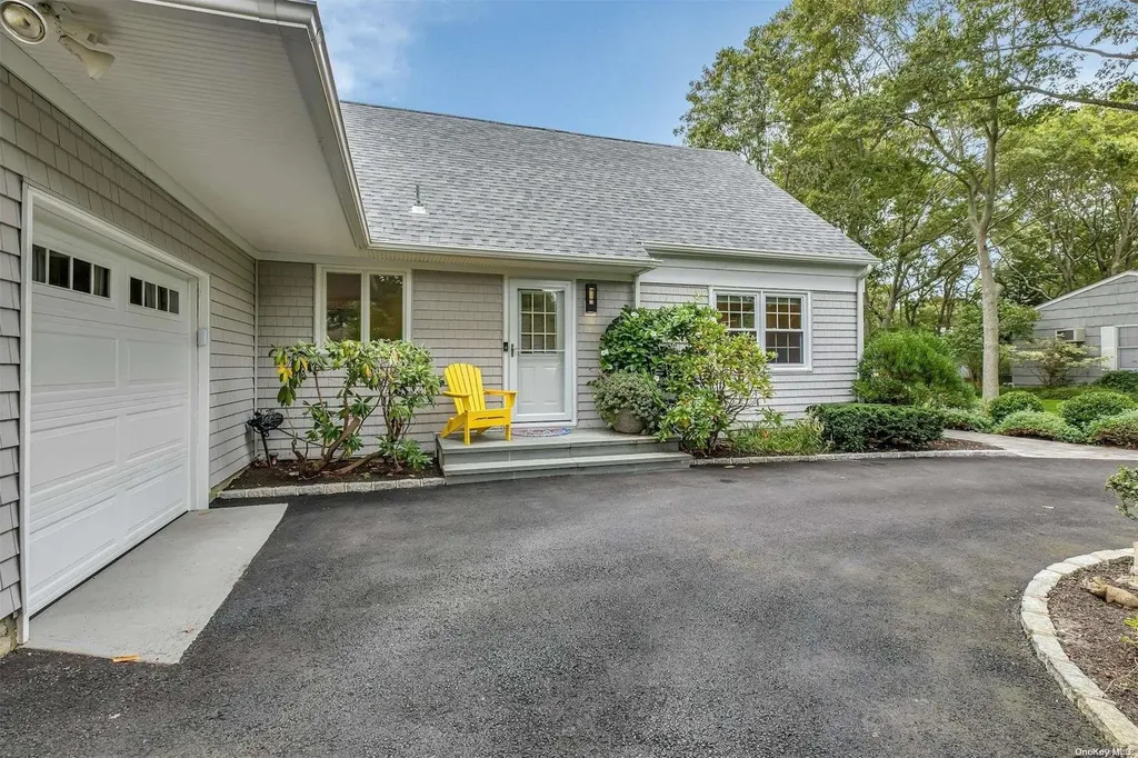 17 Lovell Road Hampton Bays NY 11946