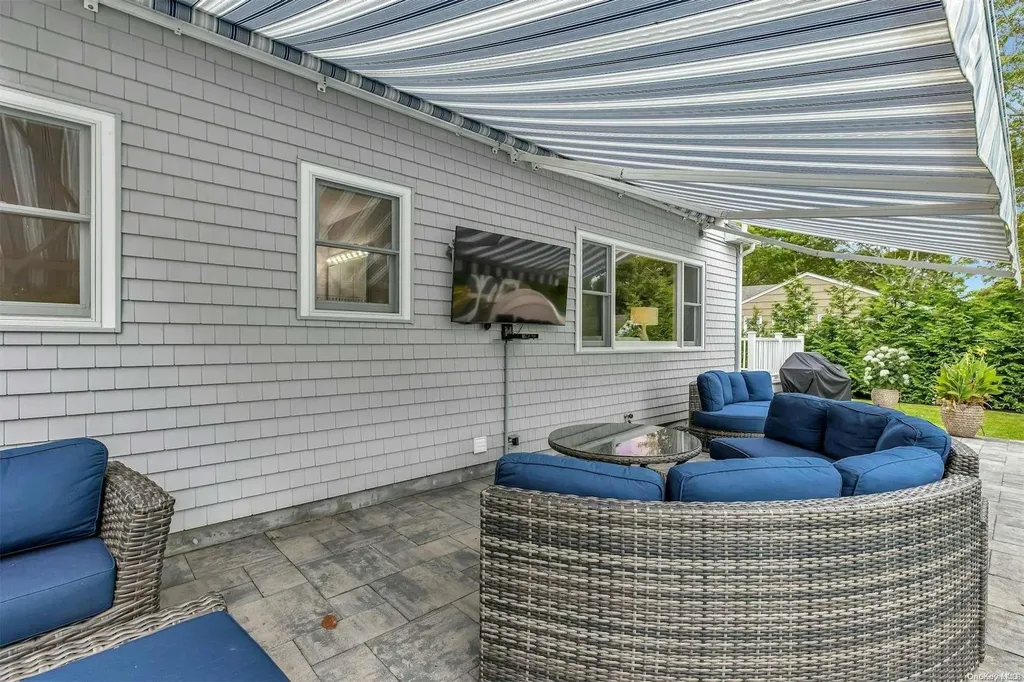 17 Lovell Road Hampton Bays NY 11946