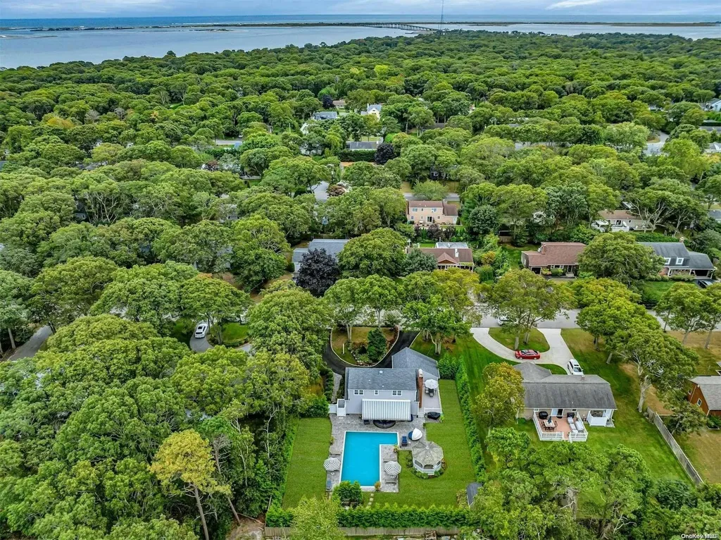 17 Lovell Road Hampton Bays NY 11946