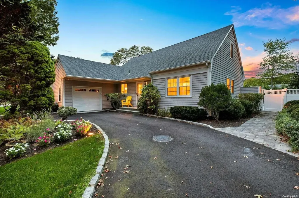 17 Lovell Road Hampton Bays NY 11946