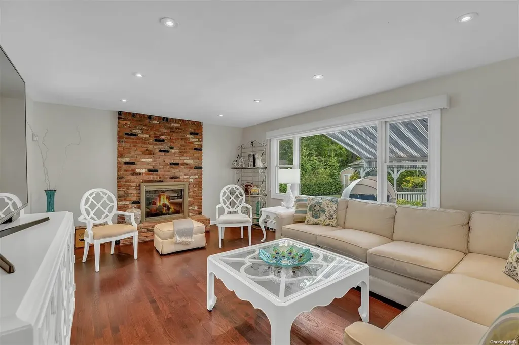 17 Lovell Road Hampton Bays NY 11946