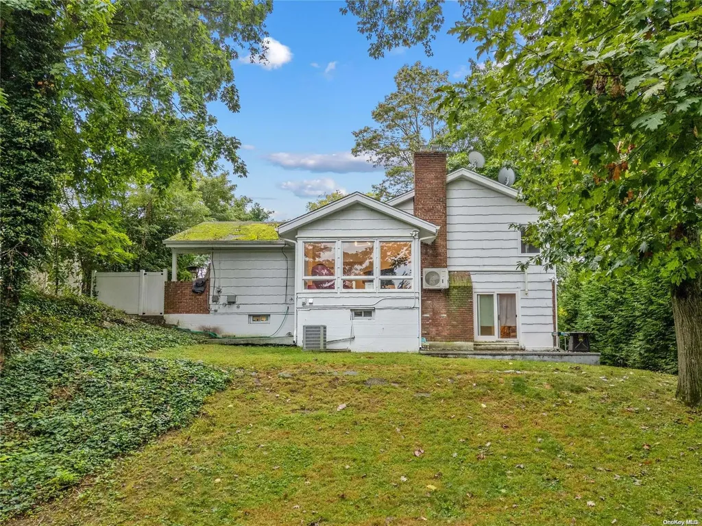 75 Bayview Avenue Great Neck NY 11021