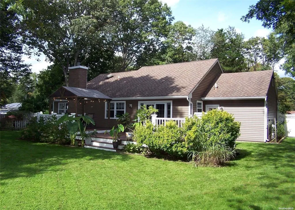 14 Cedar Lane Middle Island NY 11953