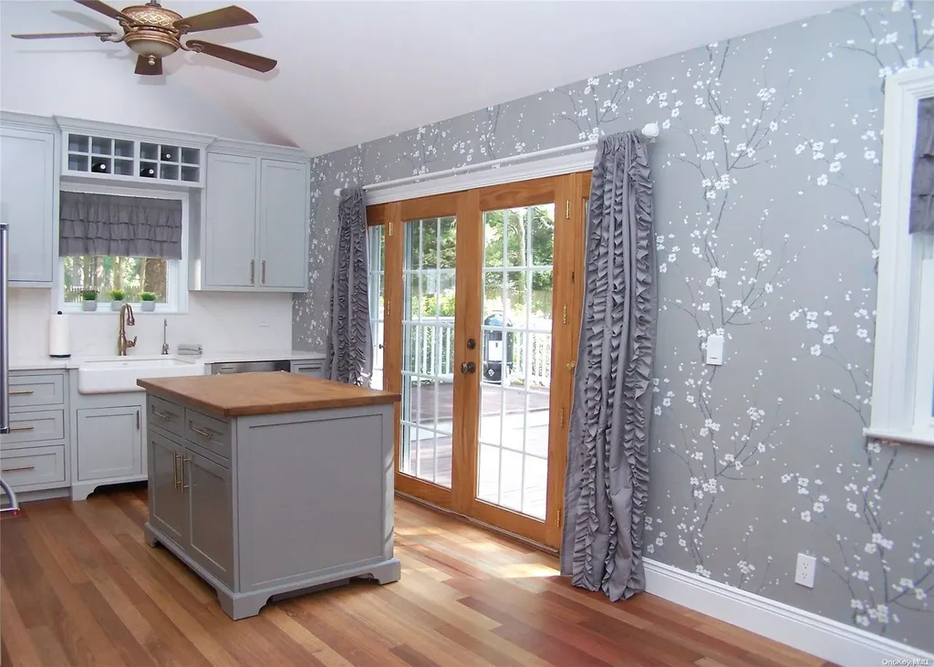 14 Cedar Lane Middle Island NY 11953