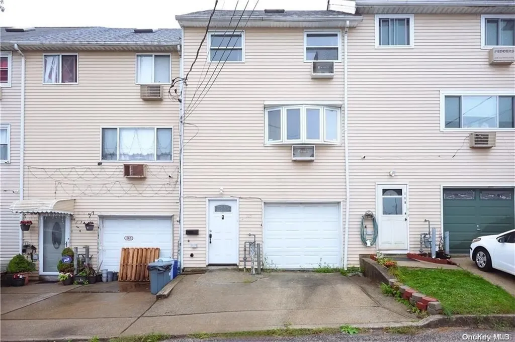 105 Clark Lane Staten Island NY 10304