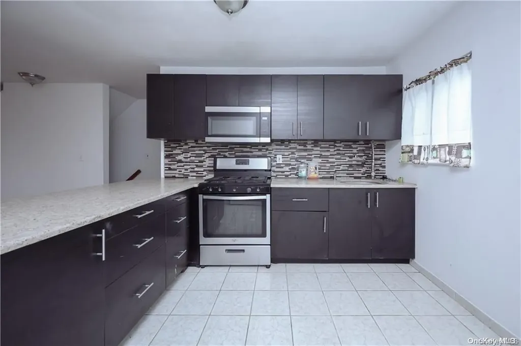 105 Clark Lane Staten Island NY 10304