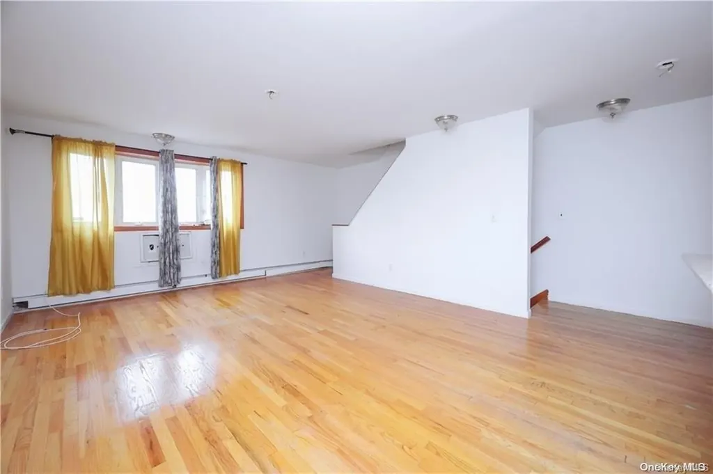 105 Clark Lane Staten Island NY 10304