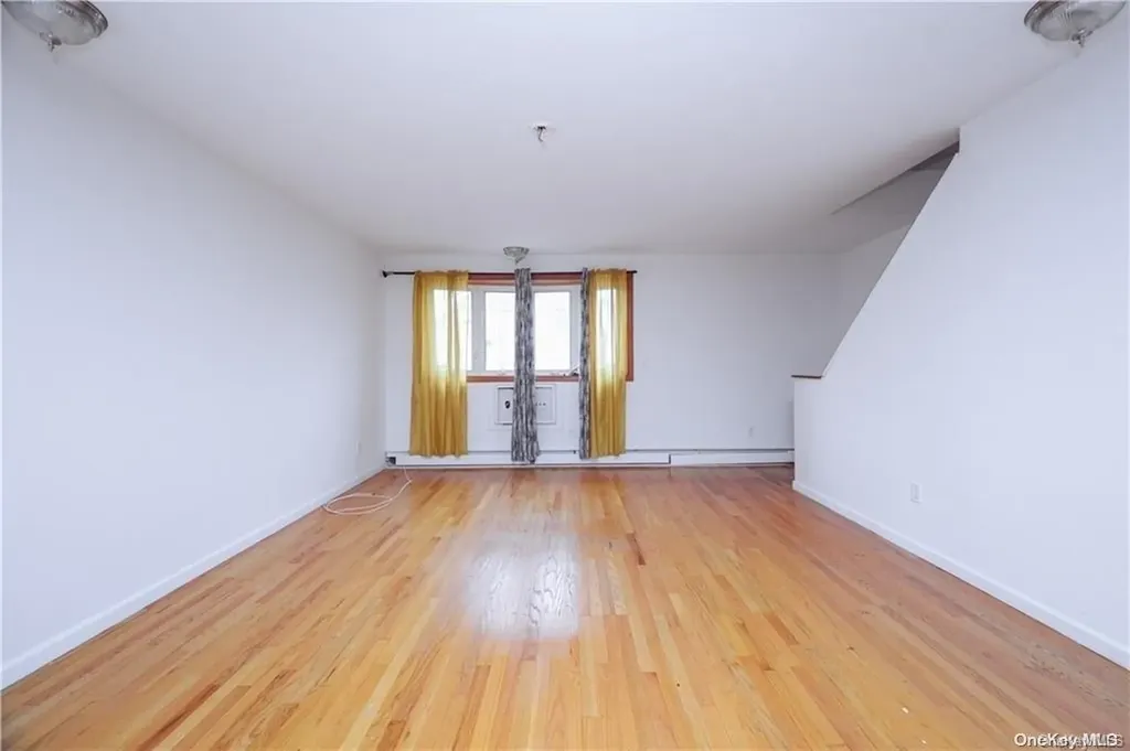 105 Clark Lane Staten Island NY 10304