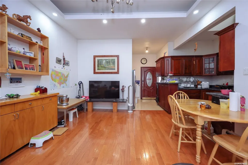 7105 8th Avenue Brooklyn NY 11228