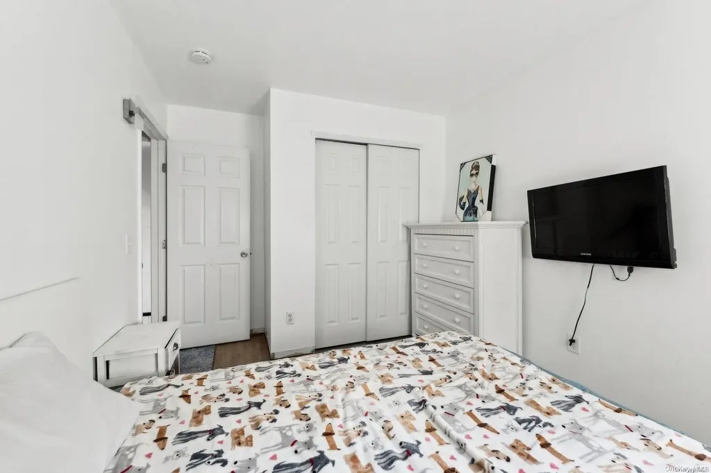 567 Starlight Drive Shirley NY 11967