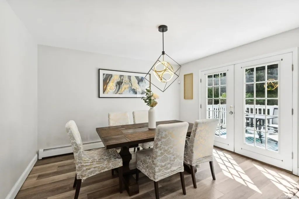 567 Starlight Drive Shirley NY 11967