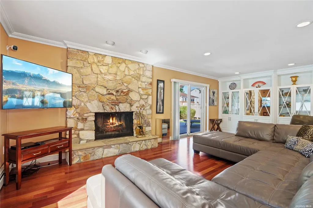 3020 Davis Place Oceanside NY 11572