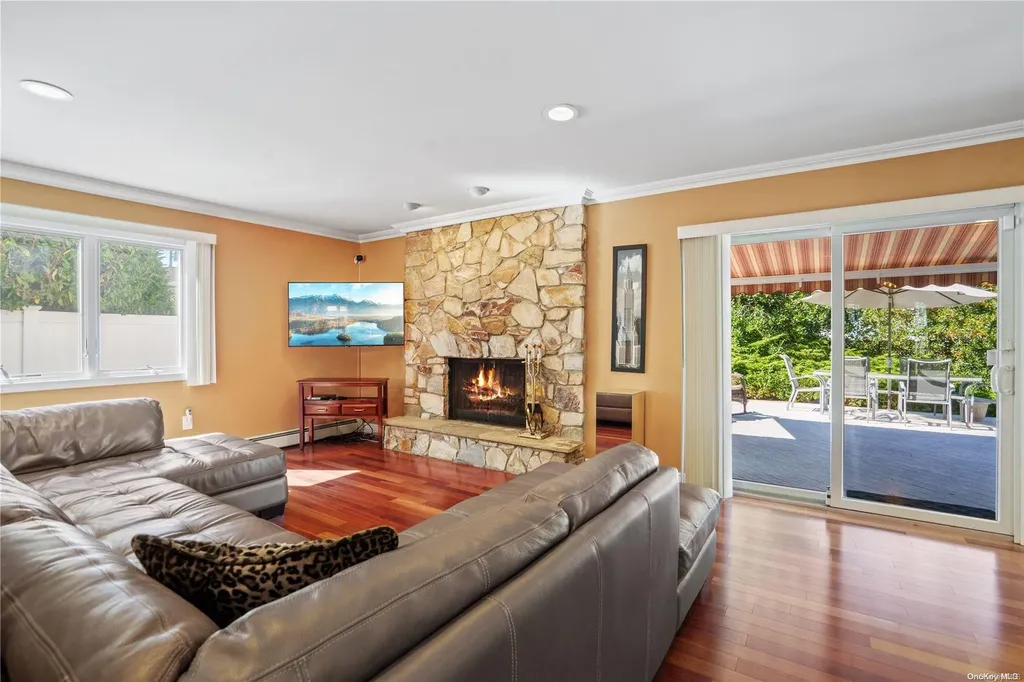 3020 Davis Place Oceanside NY 11572