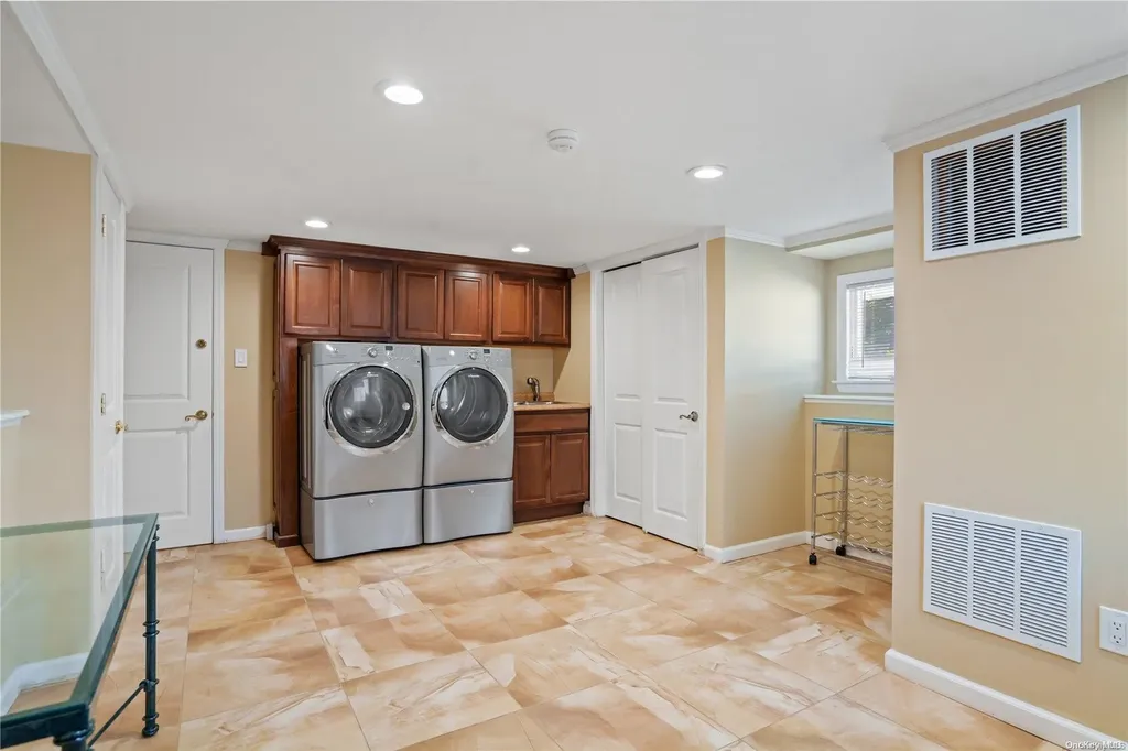 3020 Davis Place Oceanside NY 11572