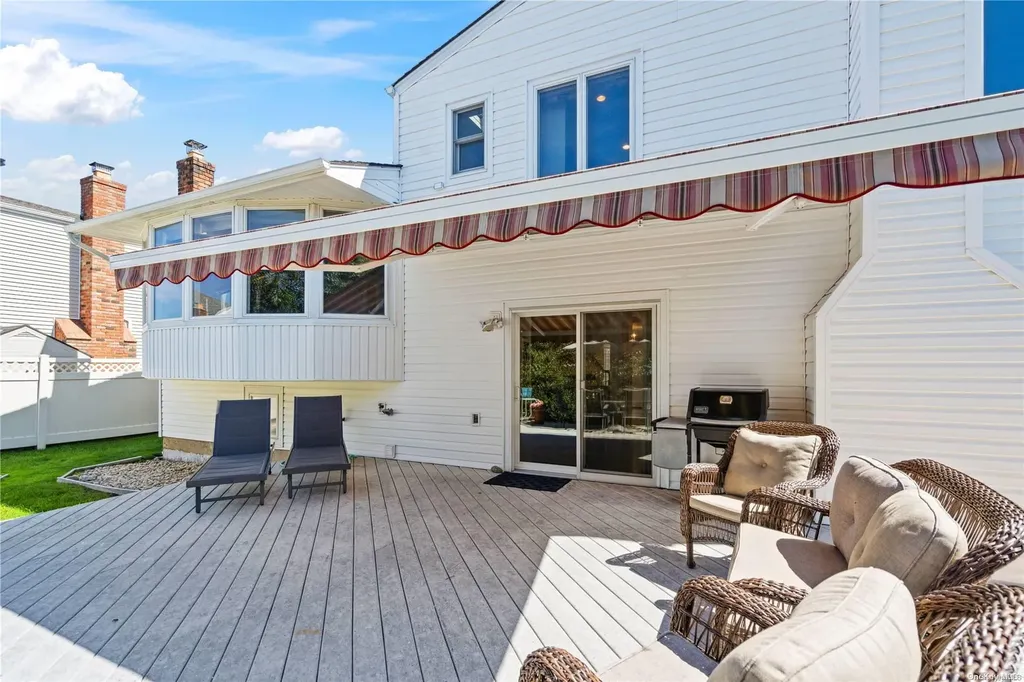 3020 Davis Place Oceanside NY 11572