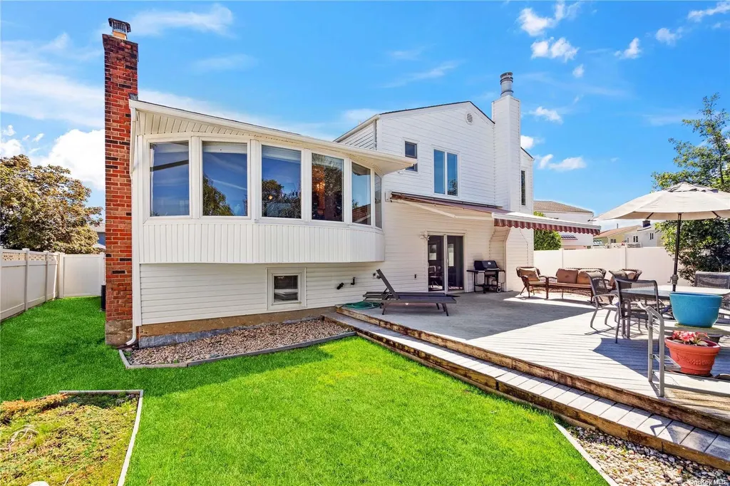 3020 Davis Place Oceanside NY 11572