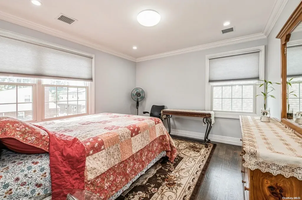 1312 Broadway New Hyde Park NY 11040