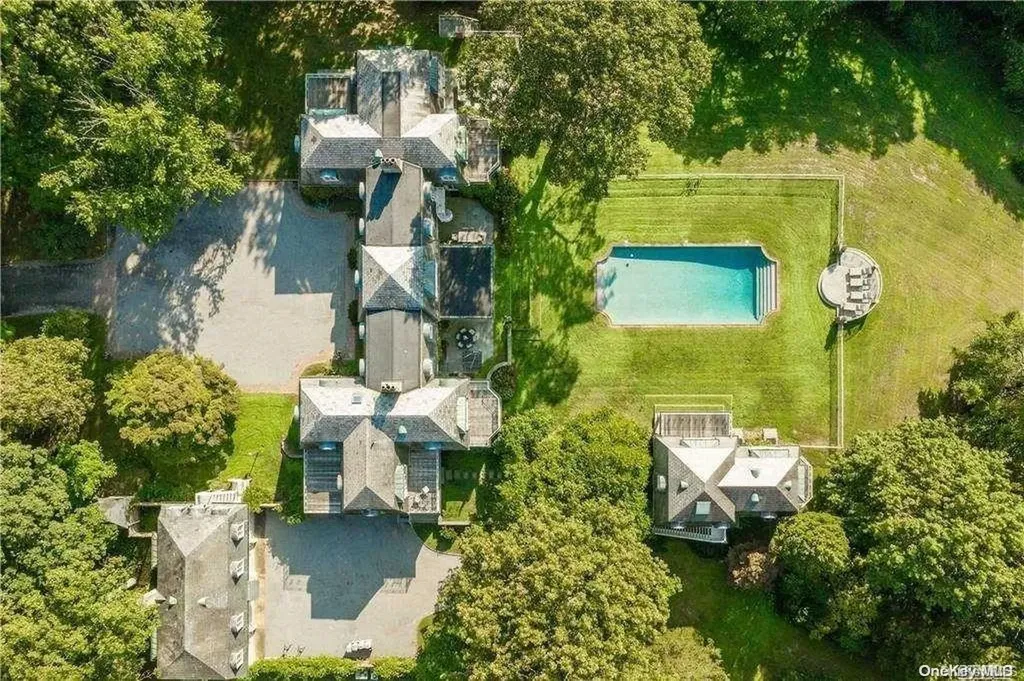 214 Cleft Road Mill Neck NY 11765