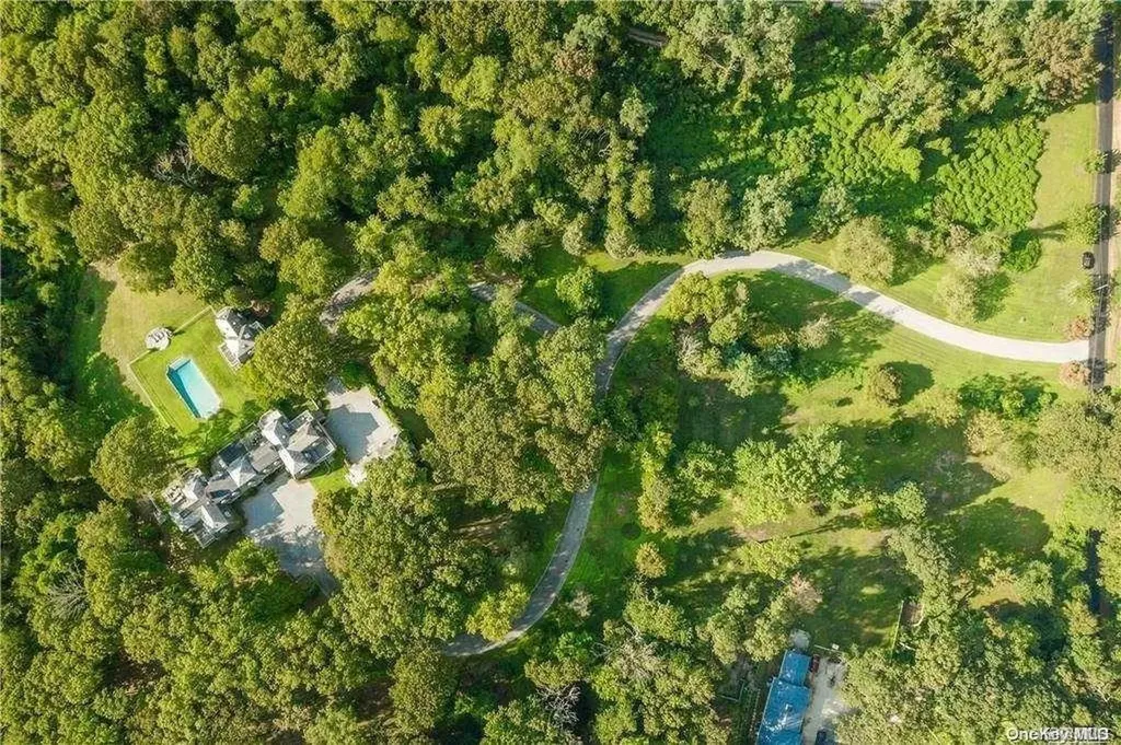 214 Cleft Road Mill Neck NY 11765