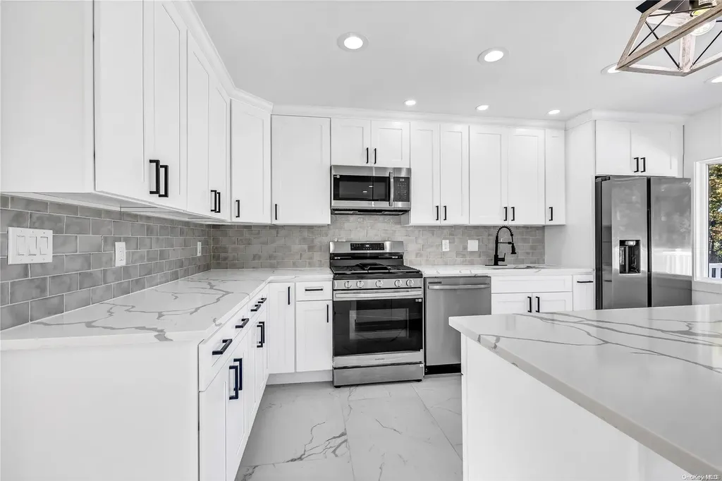15 Bethal Lane Commack NY 11725