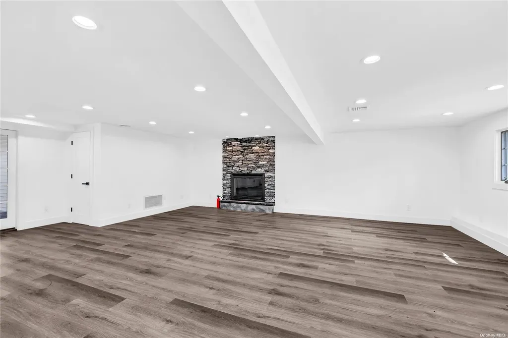 15 Bethal Lane Commack NY 11725