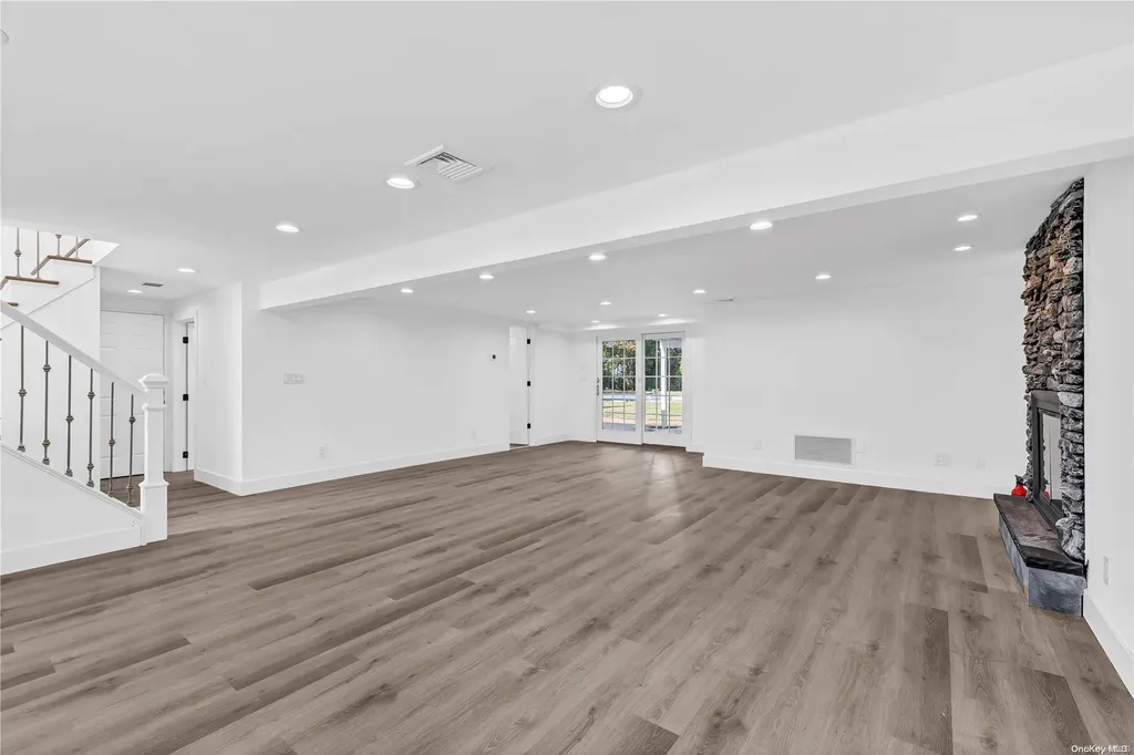 15 Bethal Lane Commack NY 11725