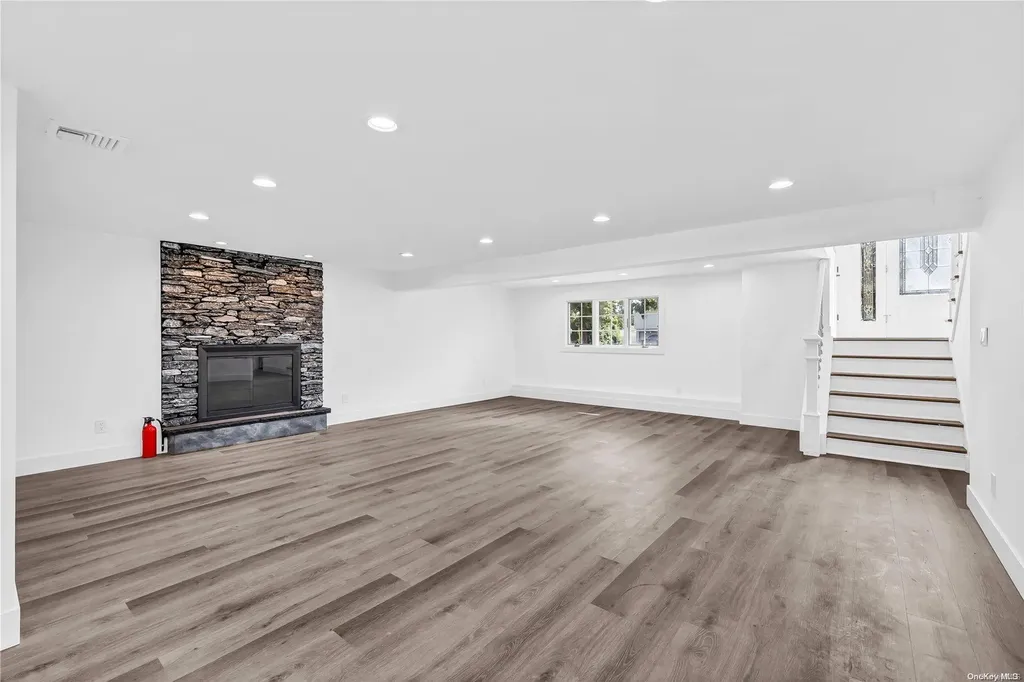 15 Bethal Lane Commack NY 11725