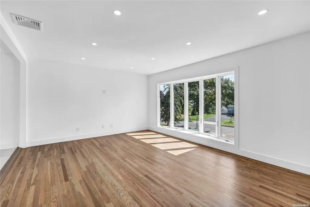 15 Bethal Lane Commack NY 11725