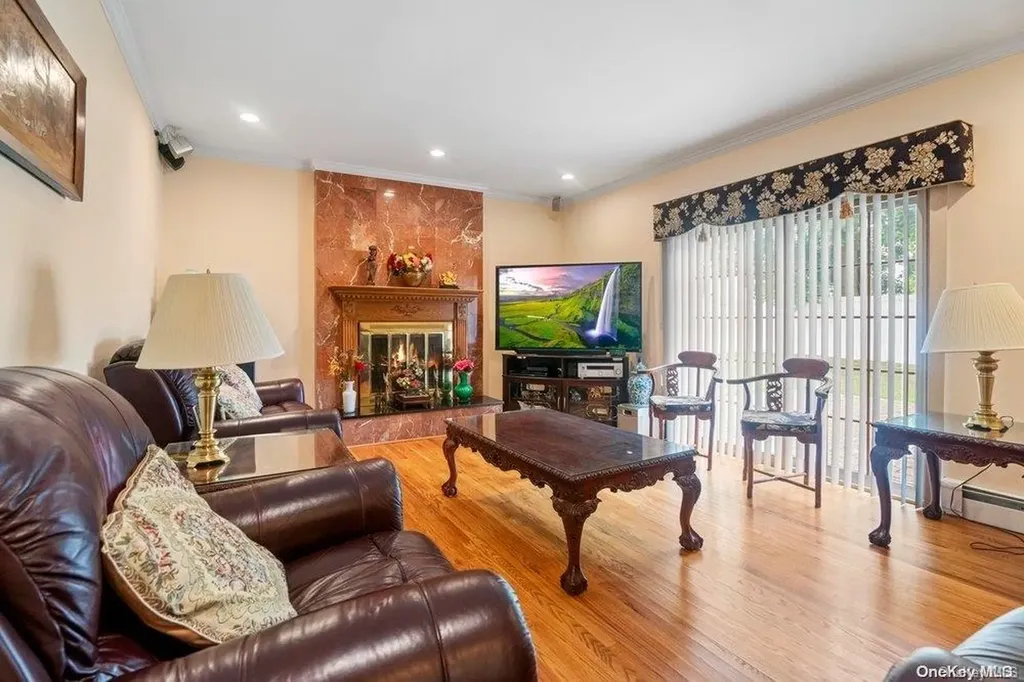 5 Albergo Lane Syosset NY 11791