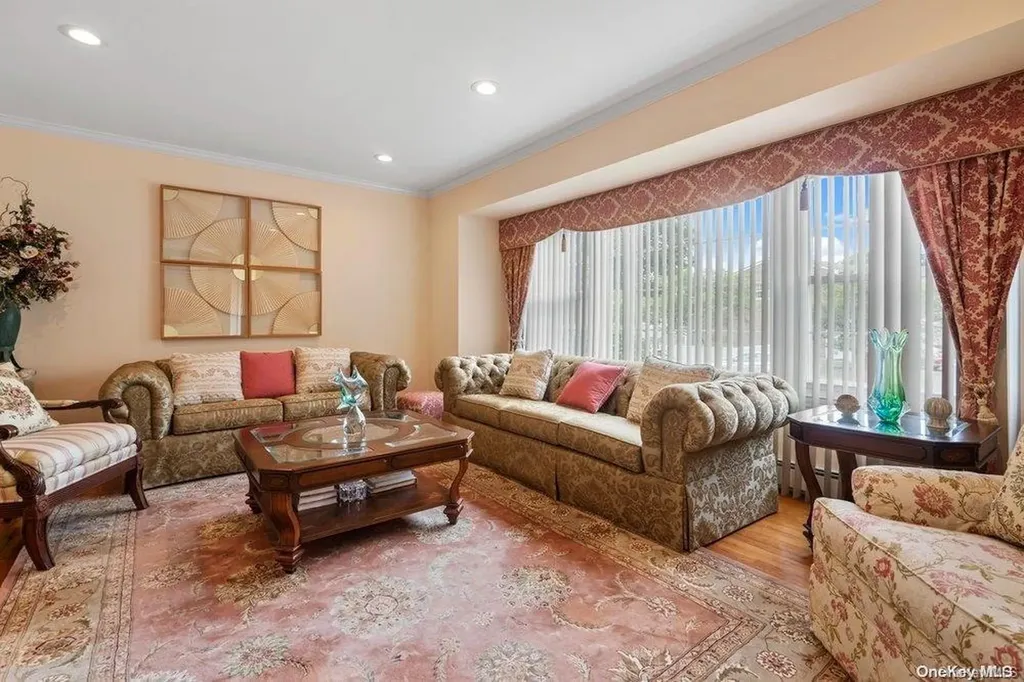 5 Albergo Lane Syosset NY 11791