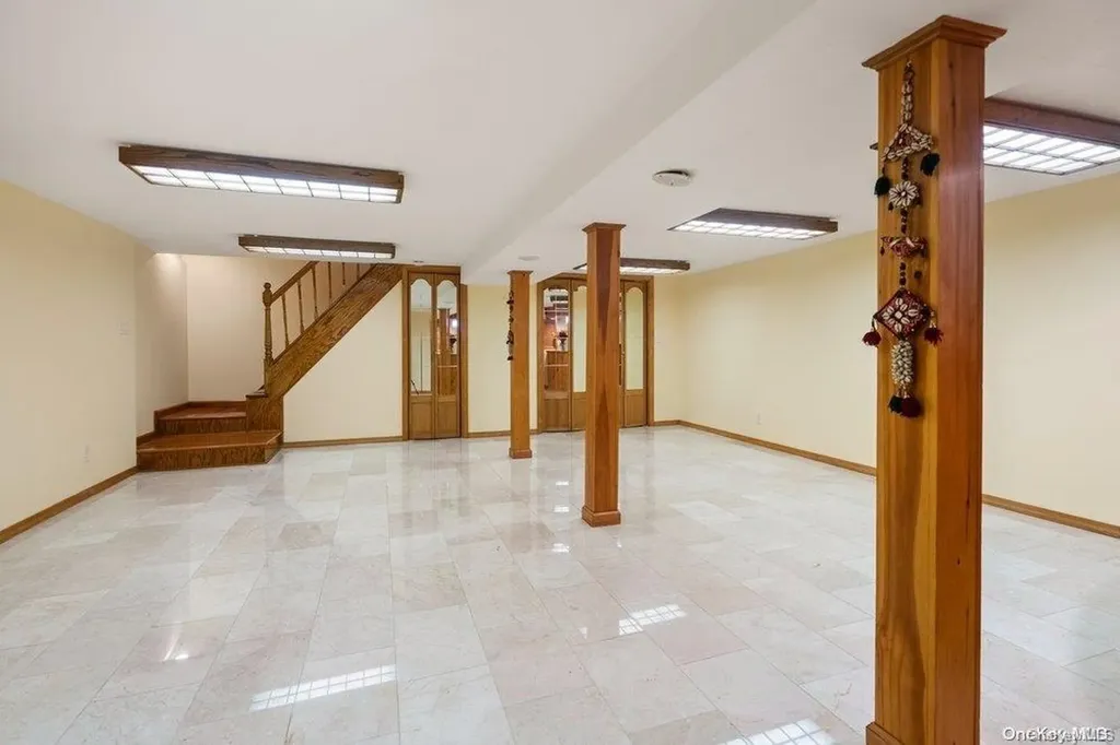 5 Albergo Lane Syosset NY 11791
