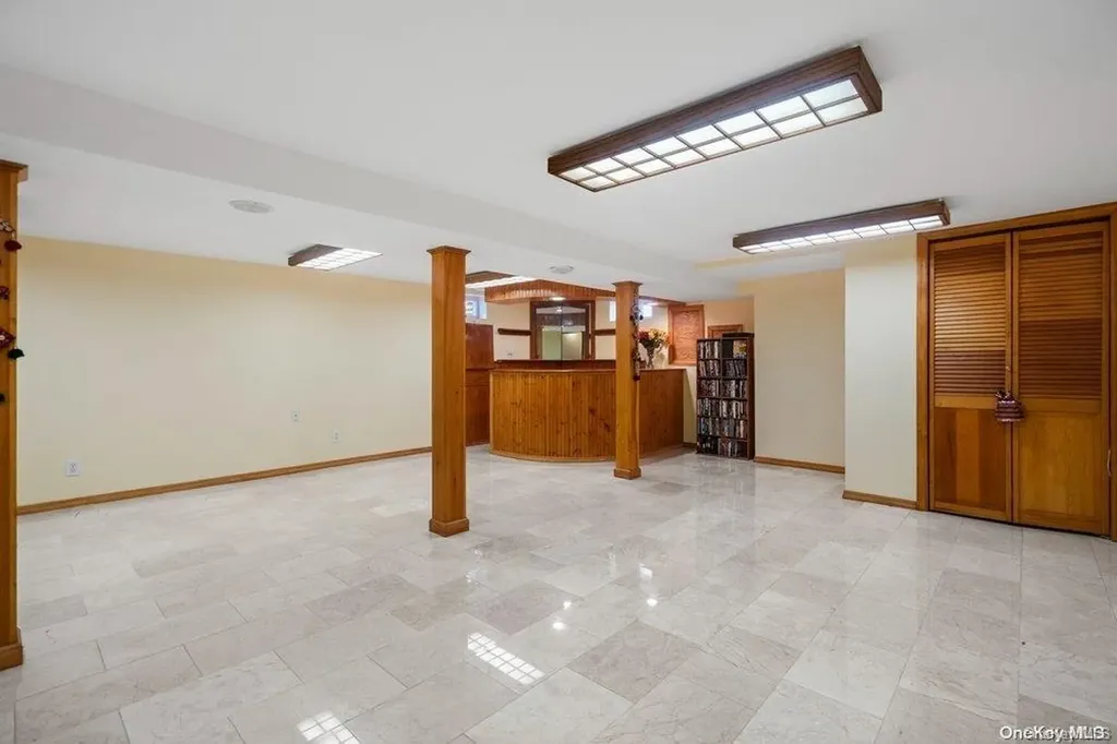 5 Albergo Lane Syosset NY 11791