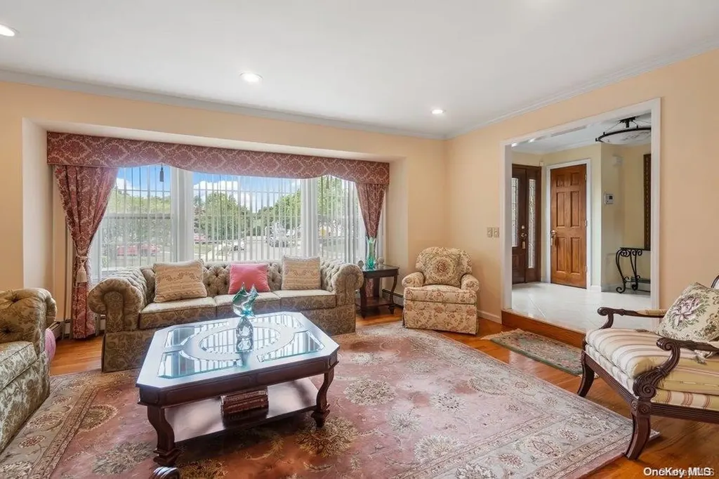 5 Albergo Lane Syosset NY 11791