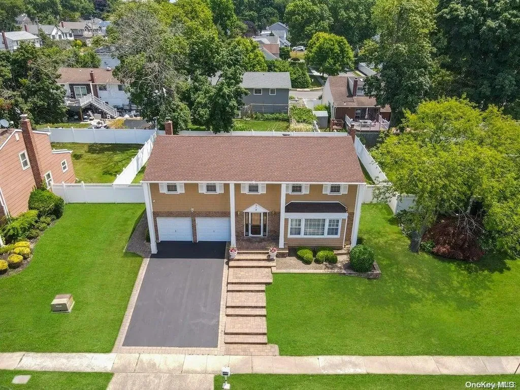 5 Albergo Lane Syosset NY 11791