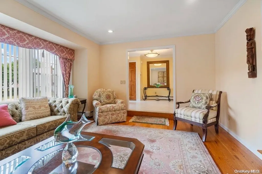 5 Albergo Lane Syosset NY 11791