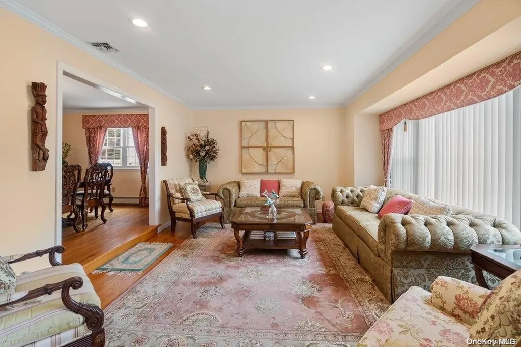 5 Albergo Lane Syosset NY 11791