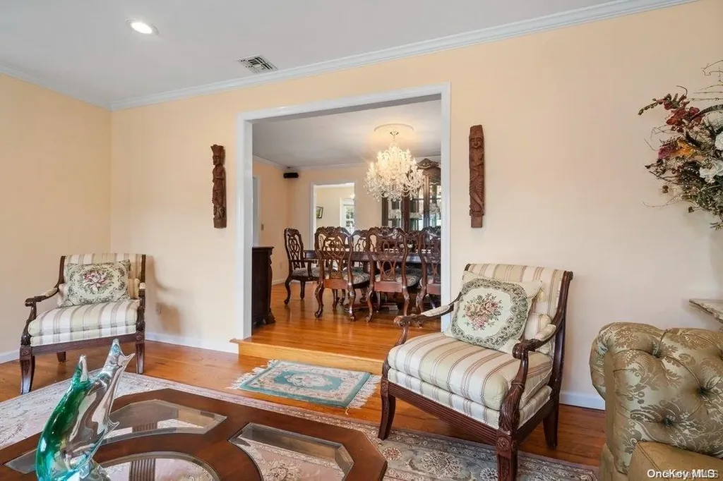 5 Albergo Lane Syosset NY 11791