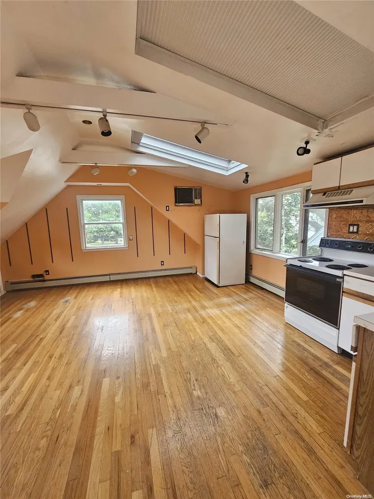 396 Sherbourne Road Valley Stream NY 11580
