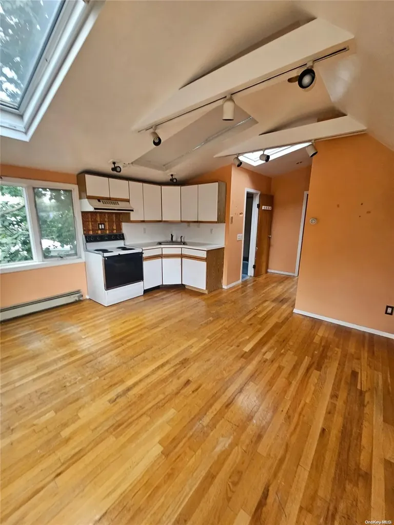 396 Sherbourne Road Valley Stream NY 11580