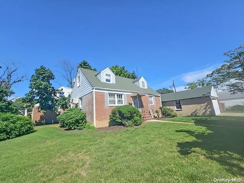 396 Sherbourne Road Valley Stream NY 11580