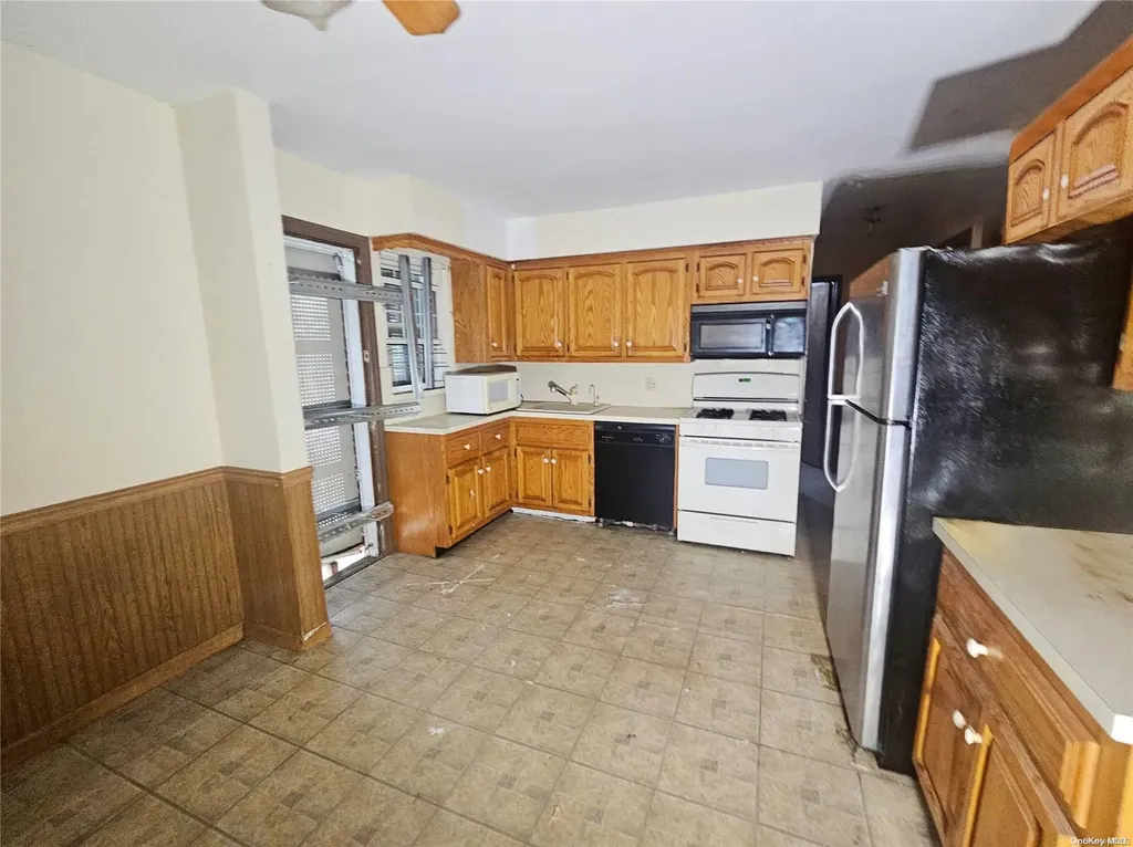 396 Sherbourne Road Valley Stream NY 11580