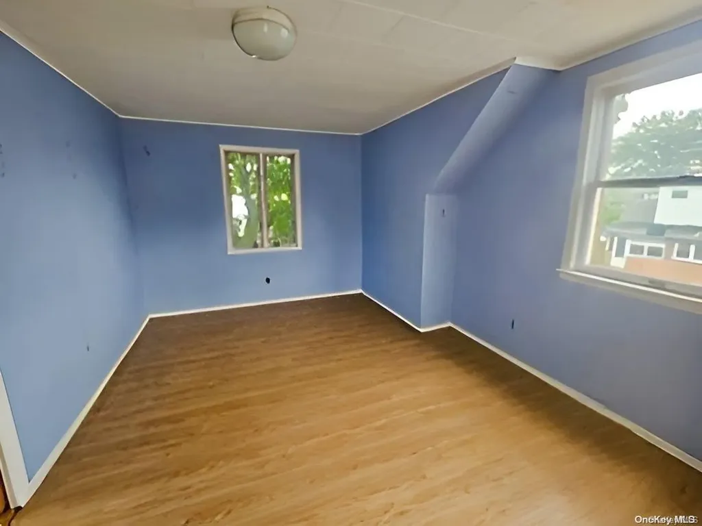 396 Sherbourne Road Valley Stream NY 11580