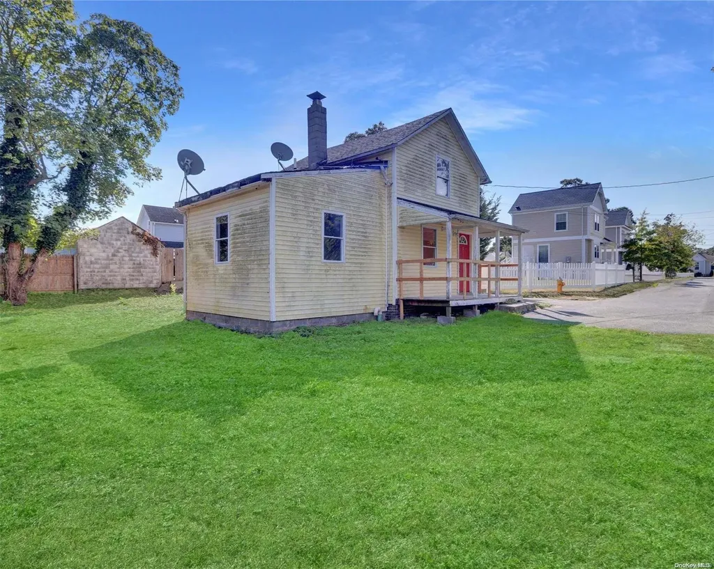 9 Harrison Place Bay Shore NY 11706