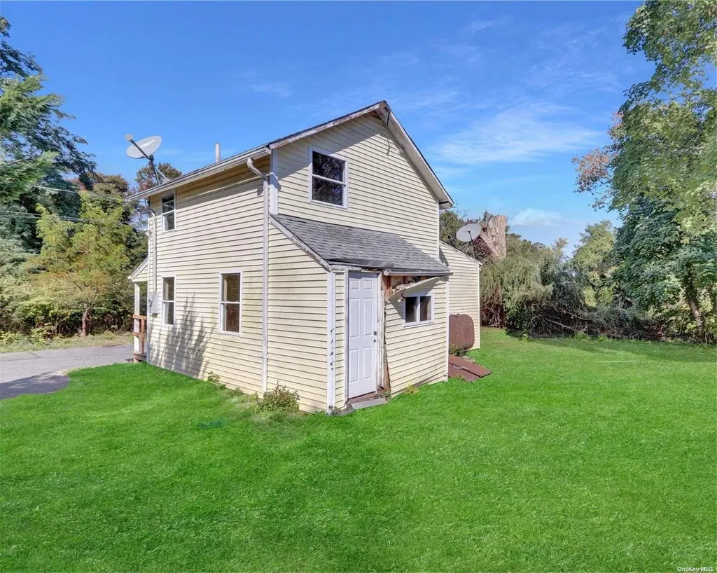 9 Harrison Place Bay Shore NY 11706
