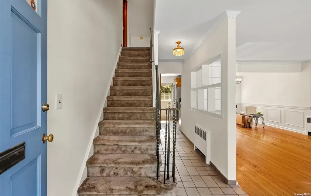 198 Hillside Avenue Mineola NY 11501