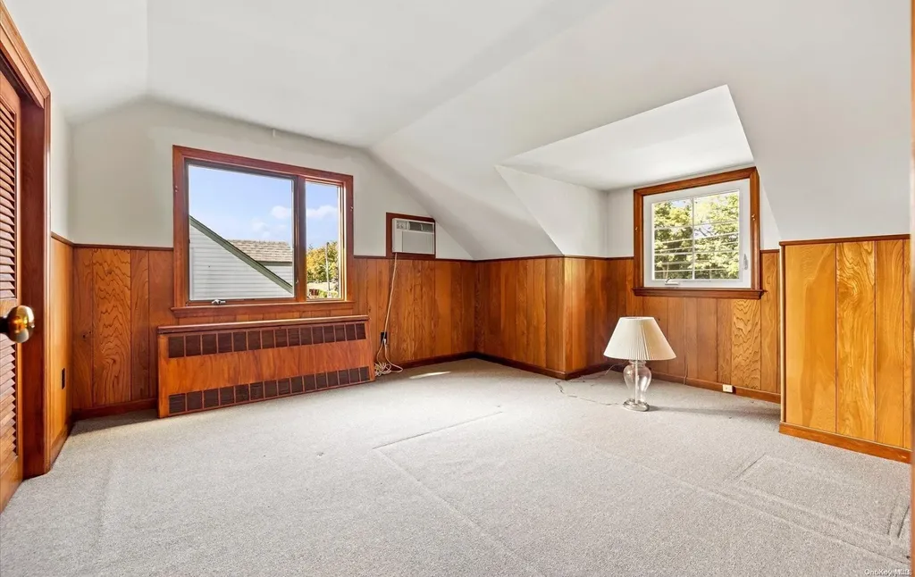 198 Hillside Avenue Mineola NY 11501