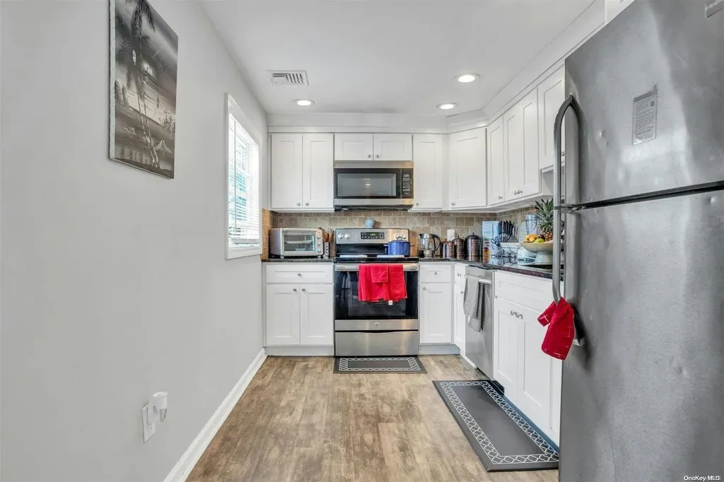 353 West Drive Copiague NY 11726