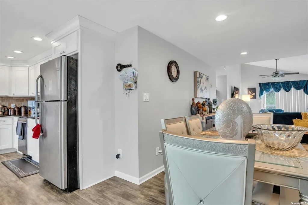 353 West Drive Copiague NY 11726